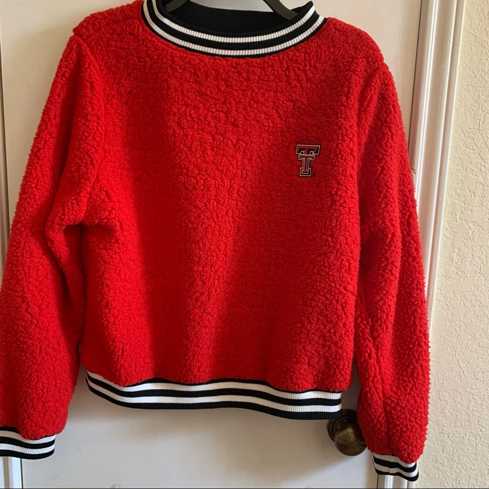 NWT Summit Spirt wear sweater, size L